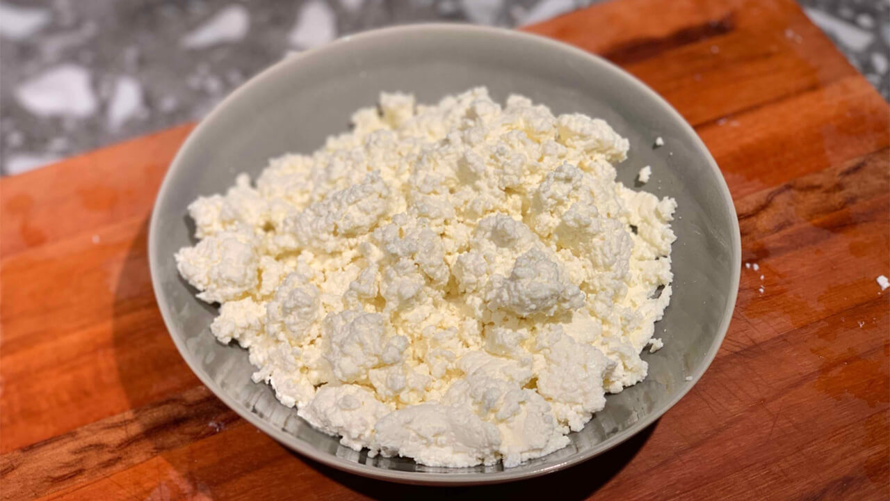 Сыр рикотта - рецепт приготовления из сыворотки